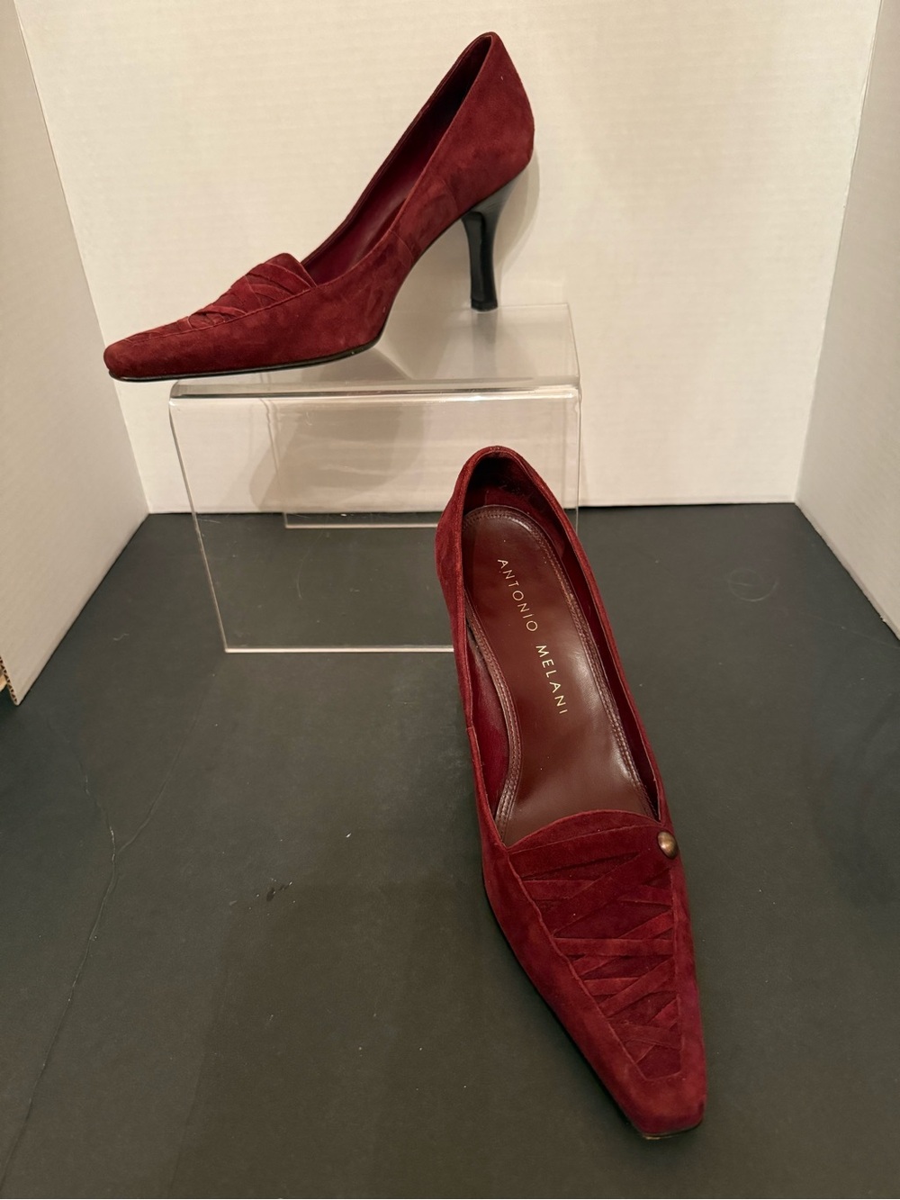 Antonio Melani Burgundy Suede Leather Shoes Pumps 7 1/2M (Needs New Heel Caps)